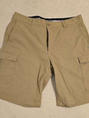 Under Armour Men's Hybrid Golf Boardshorts Cargo Shorts - Khaki Size 34